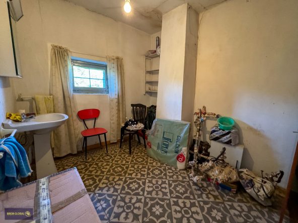 BREM GLOBAL INMOBILIARIA Presenta: Casa de pueblo en Buitrago del Lozoya pueblo situado a 75 km de Madrid en la Sierra Norte, muy cerca de las estribaciones de Somosierra y a los pies de la Sierra de Guadarrama.  