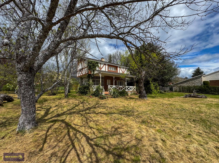 Casa o chalet independiente en venta en Calle del Sauce