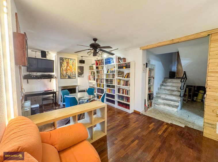 Chalet adosado en venta en Calle Pocito