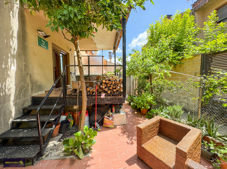 Chalet adosado en venta en Calle Pocito
