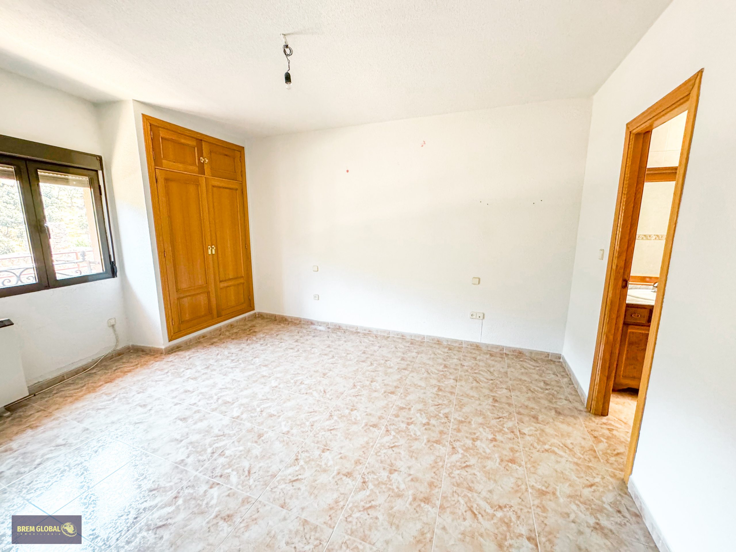 Chalet adosado en venta en Calle de los Mártires