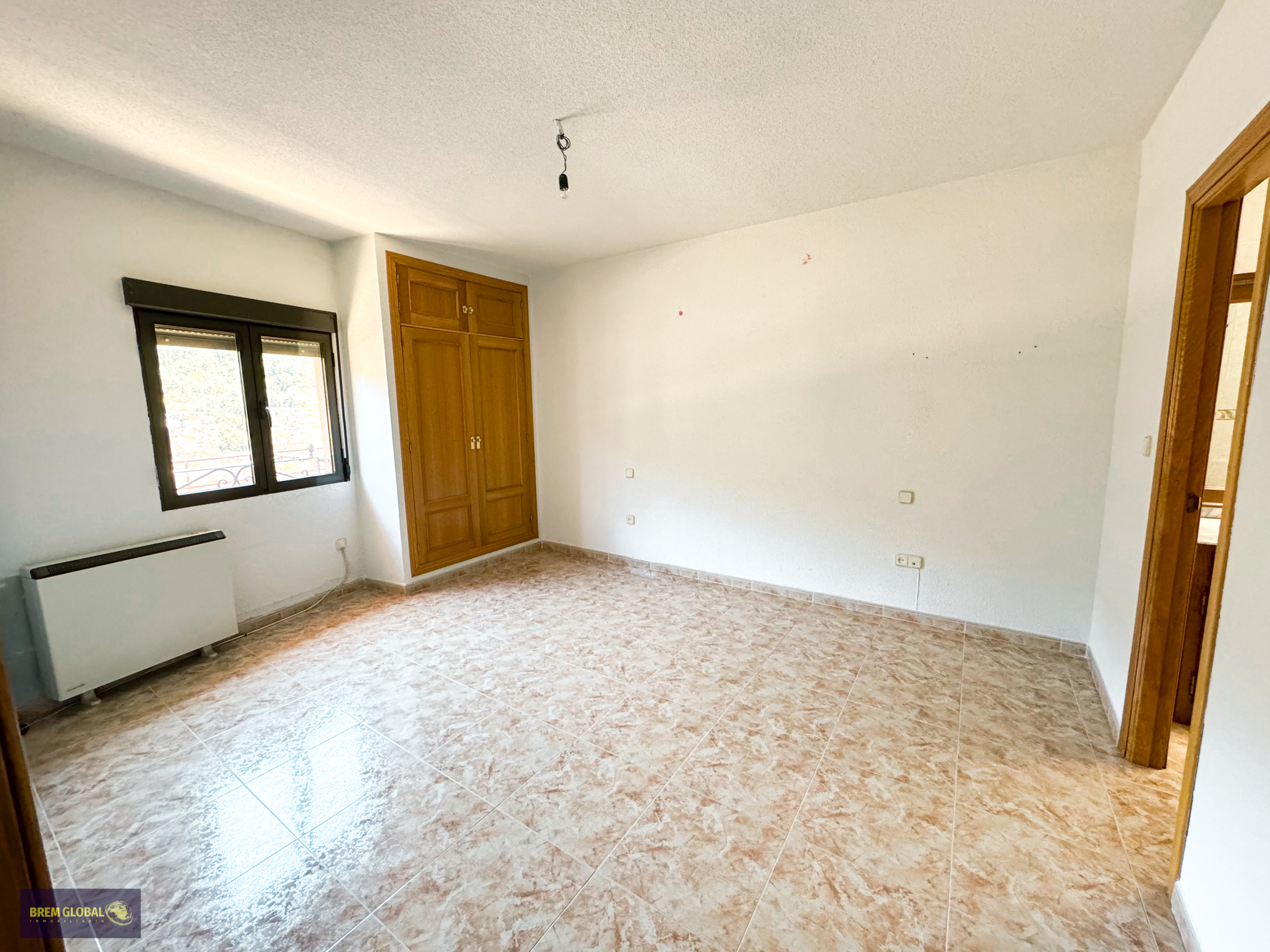 Chalet adosado en venta en Calle de los Mártires