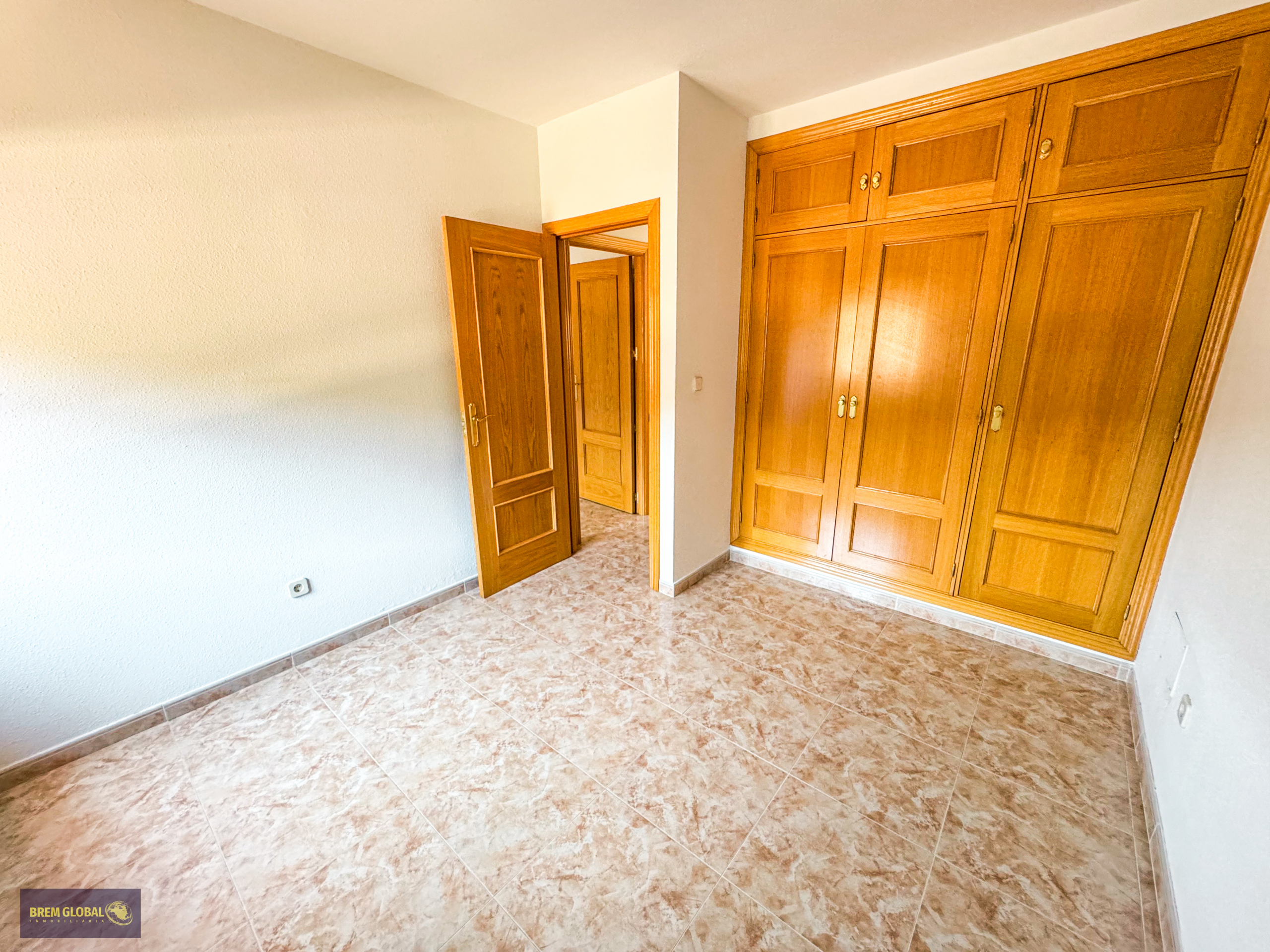 Chalet adosado en venta en Calle de los Mártires