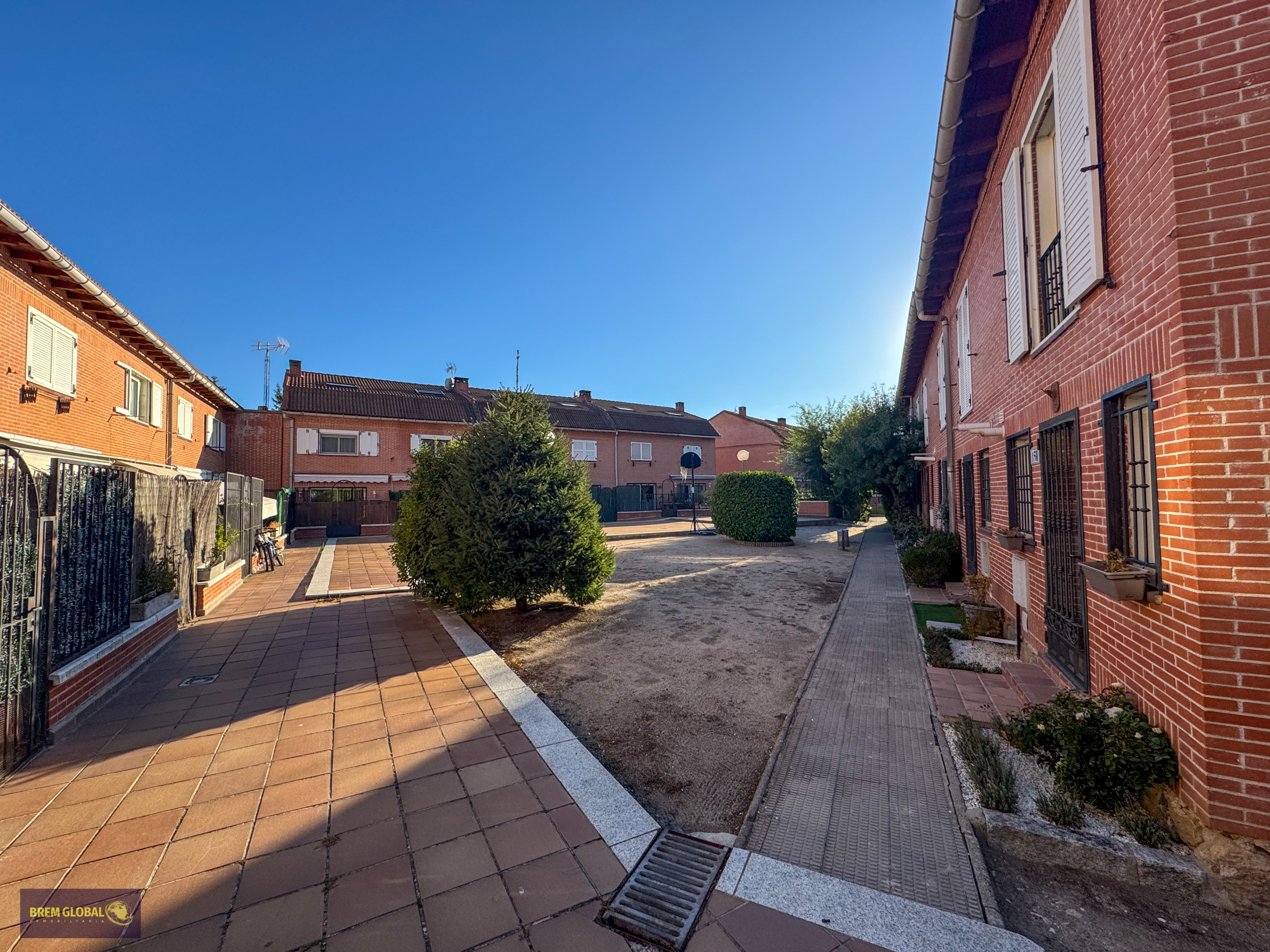 Chalet adosado en venta en Avenida de la Cabrera