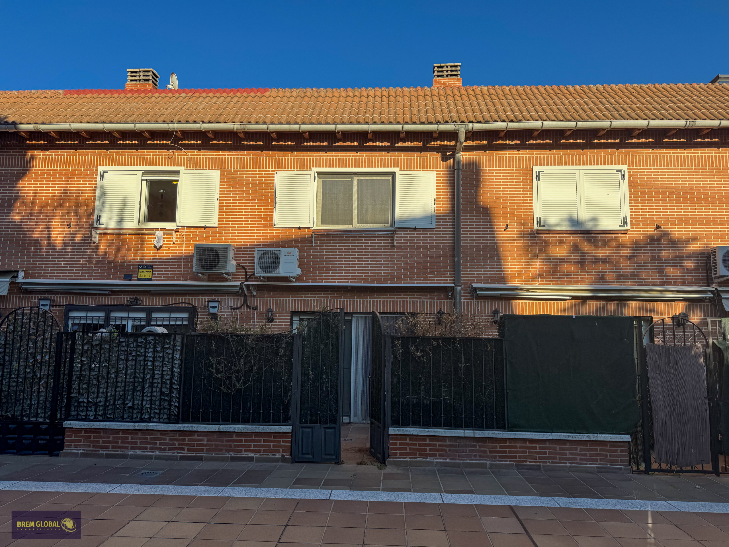 Chalet adosado en venta en Avenida de la Cabrera