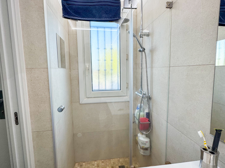 Chalet adosado en venta en Avenida de la Cabrera