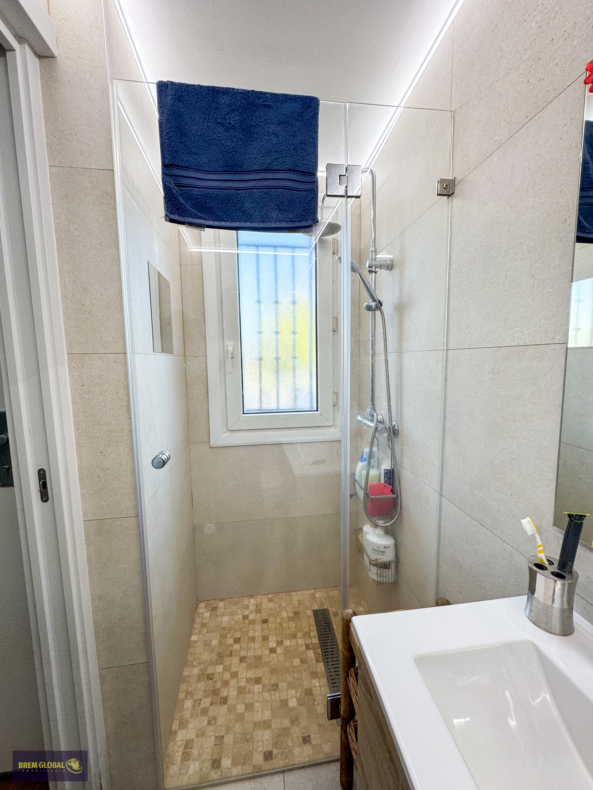 Chalet adosado en venta en Avenida de la Cabrera