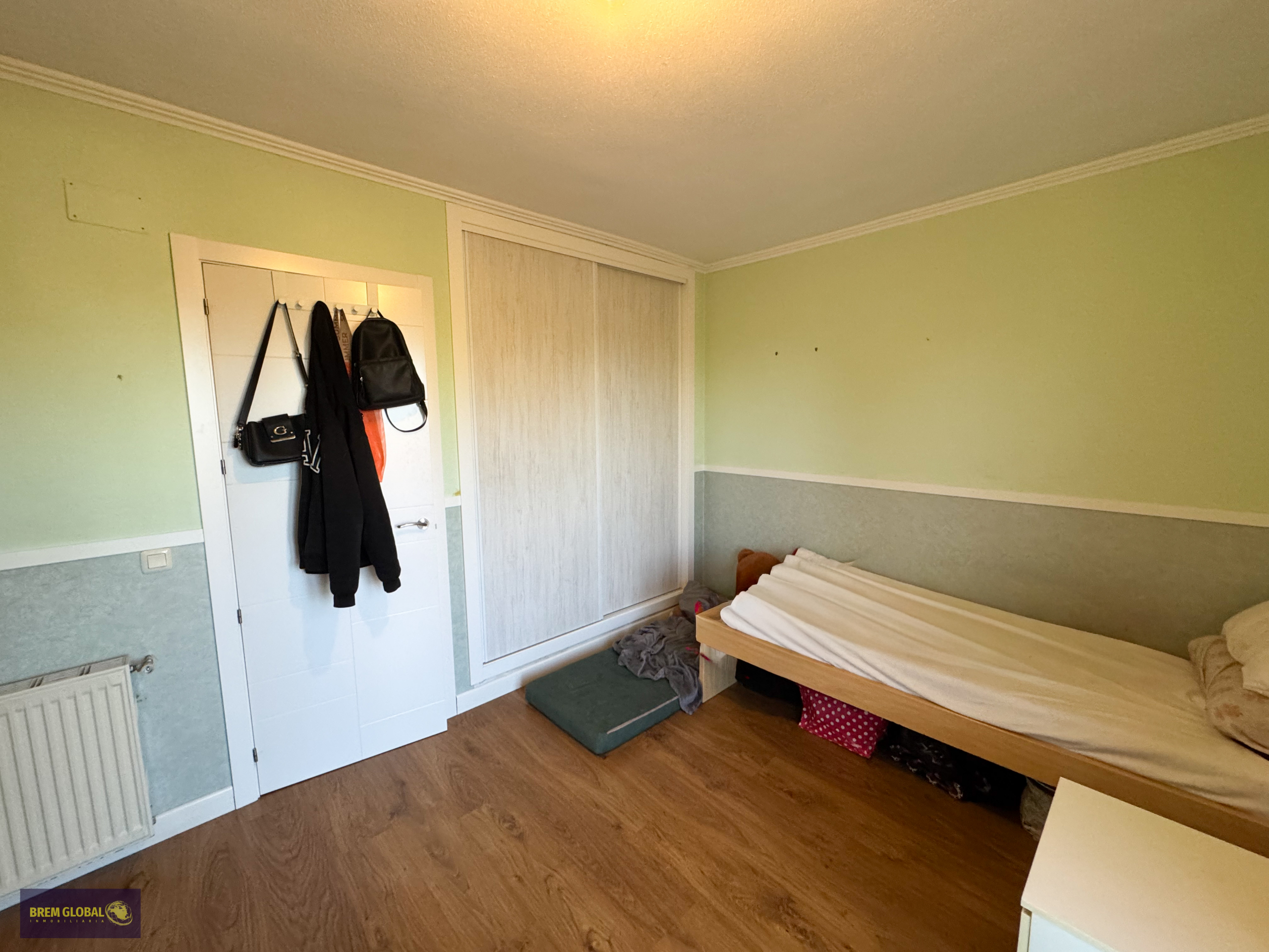 Chalet adosado en venta en Avenida de la Cabrera