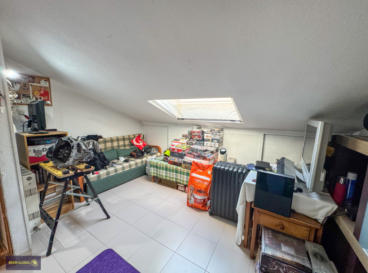 Chalet adosado en venta en Avenida de la Cabrera