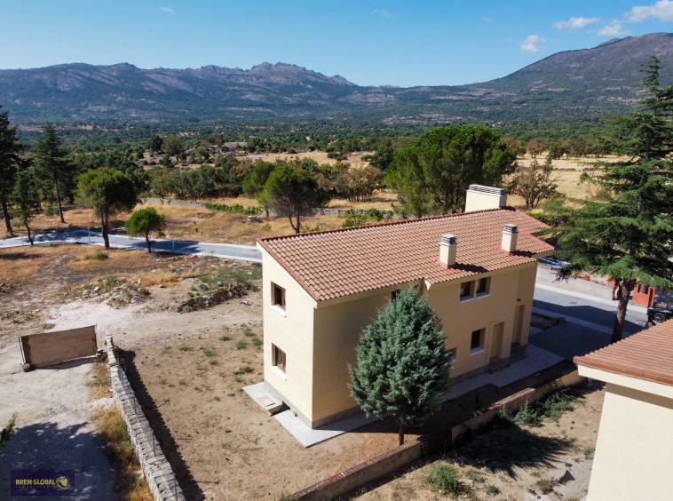 Chalet independiente en venta en Lozoyuela: foto 5 de 59