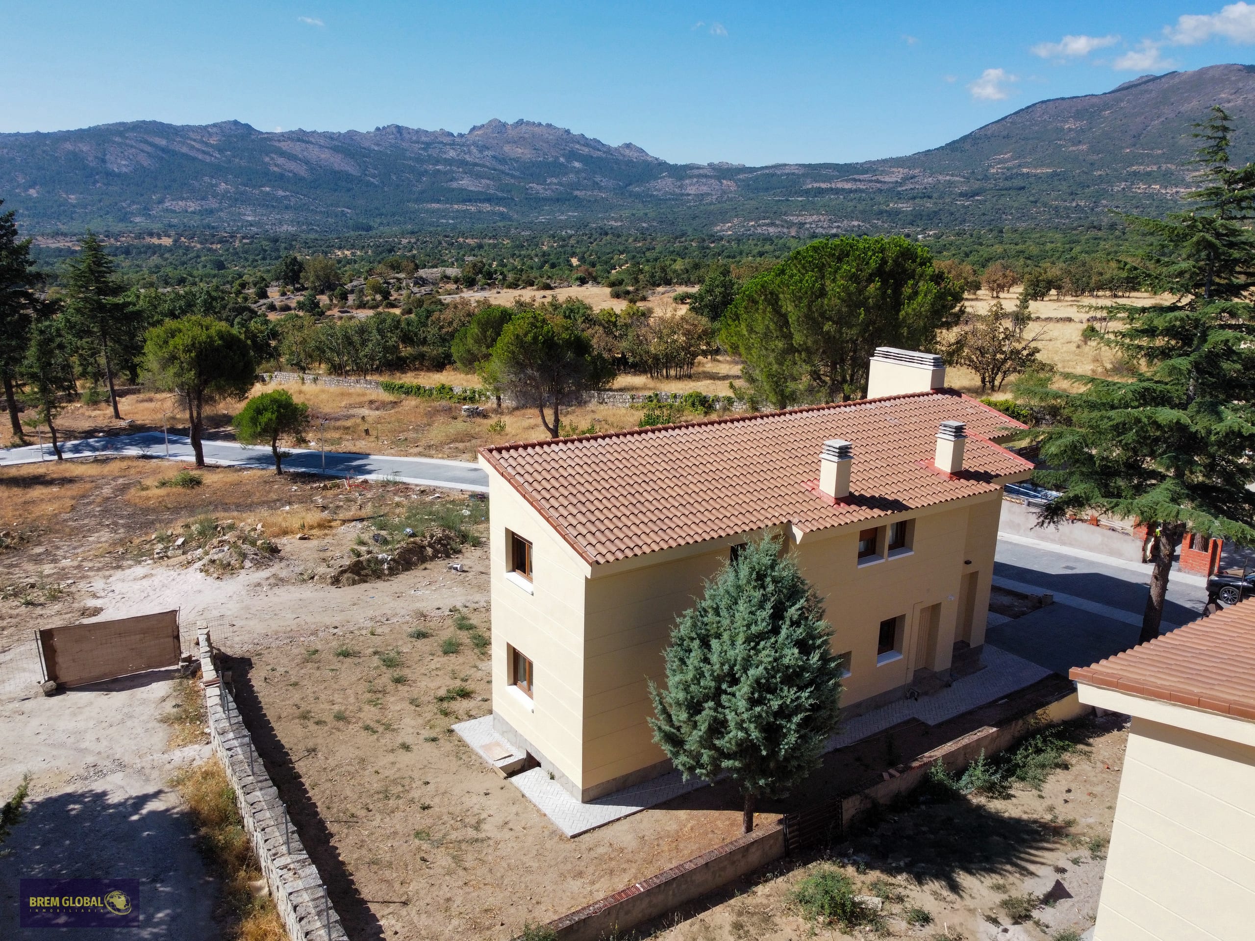 Chalet independiente en venta en Lozoyuela: foto 5 de 59