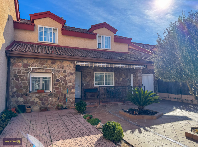 Chalet pareado en venta en Calle Costa Rica, La Cabrera: foto 45 de 51