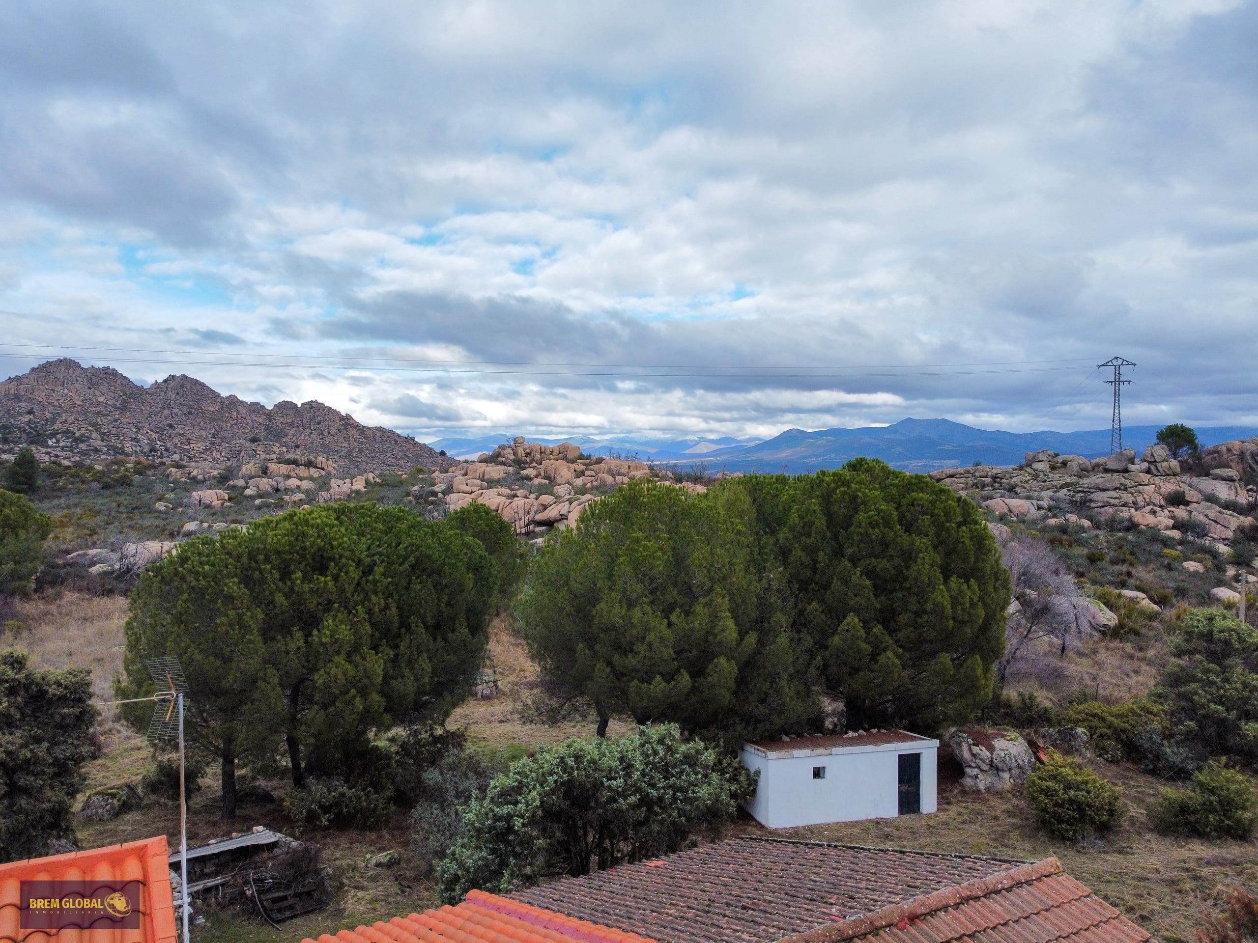Chalet pareado en venta en Pradera del Amor, El Berrueco: foto 2 de 53