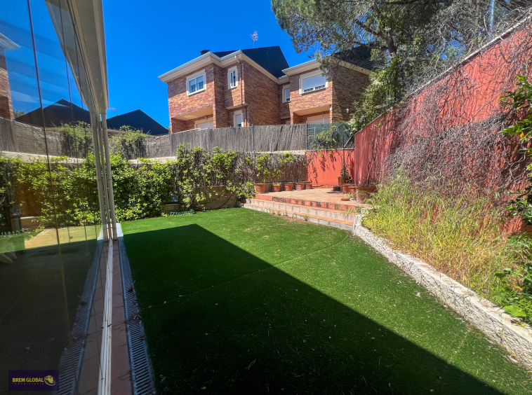 Chalet pareado en venta en Urbanización El Enclave II, Valdemanco: foto 23 de 75